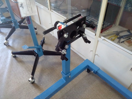 Стенд для разборки двигателя на 680 кг 1110-4